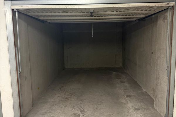 Garage a louer / La Panne