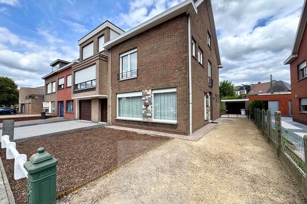 Huis
                                verhuurd
                                in Zwijnaarde