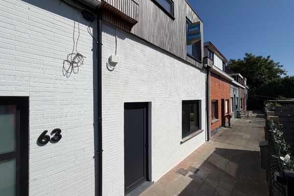 Twee gevelwoning
                            te koop in Harelbeke