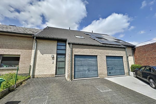 Huis
                                te koop
                                in Ressegem
