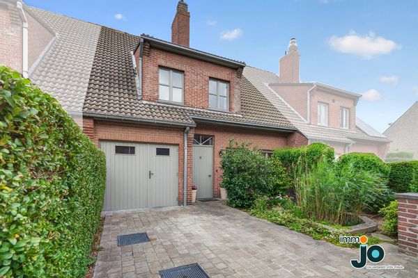 Huis
                                te koop
                                in Bredene