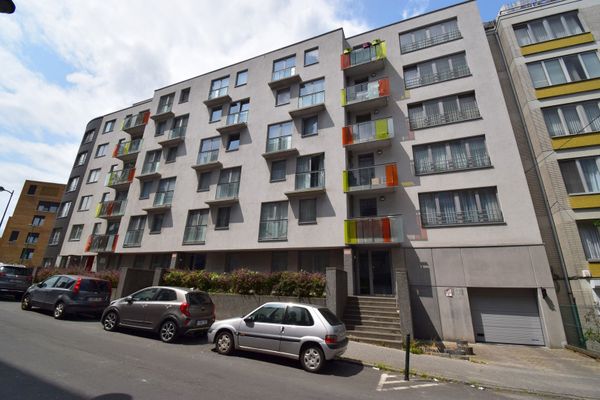 Gelijkvloers appartement
                                te koop in Sint-Jans-Molenbeek