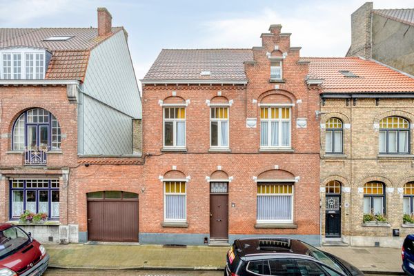 Huis
                            te koop in Sint-Kruis