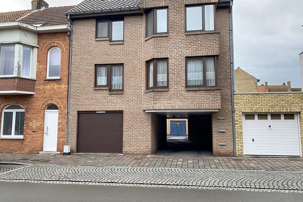 Garage
                            loué in Nieuport