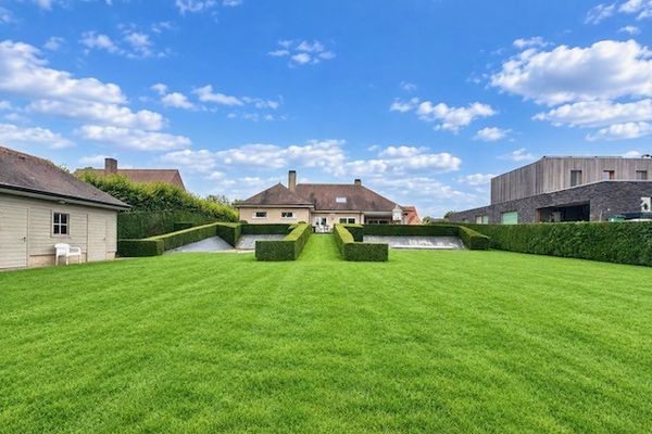 Villa
                            te koop in Kruisem