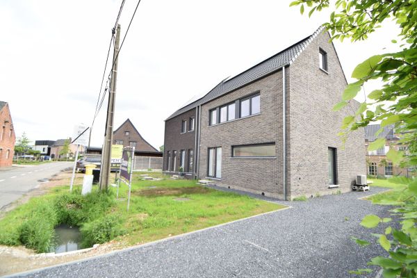 
                                        Huis
                                        te koop
                                        in Geel
                                    