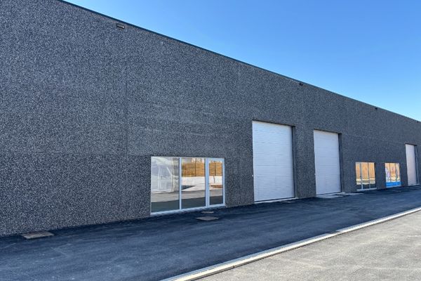 Industrieel
                                te koop
                                in Oostnieuwkerke