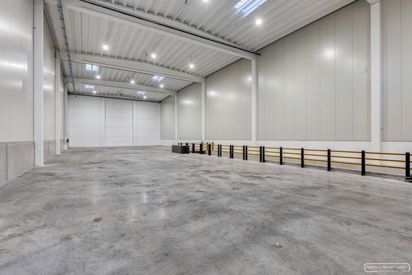 Magazijn
                            te koop in Waregem
