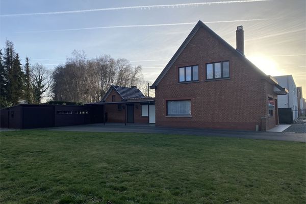 Commercieel verkocht / Paal