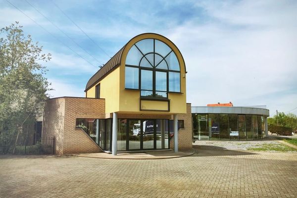 Commercieel verhuurd / Paal