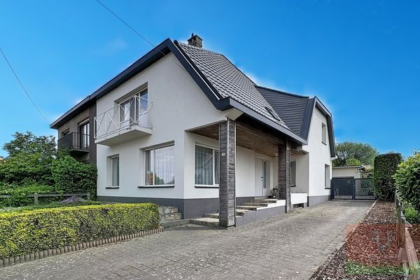 Huis
                                te koop
                                in Sint-Lievens-Houtem
