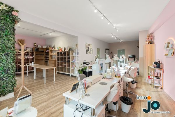 Commercieel
                                te koop
                                in Oostende