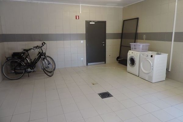 Commercieel verkocht / Paal