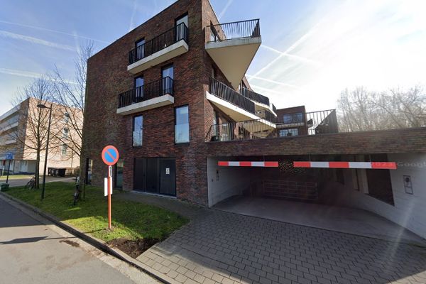 Garage
                            optie huur in Gent