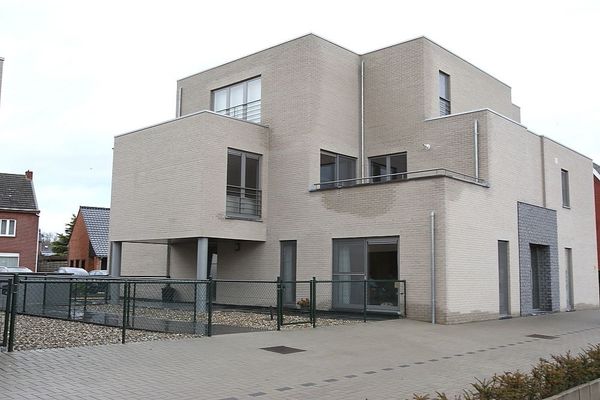 Gelijkvloers app.
                            verkocht in Lummen