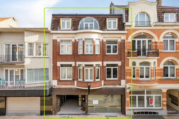 Appartementsgebouw
                            te koop in De Panne