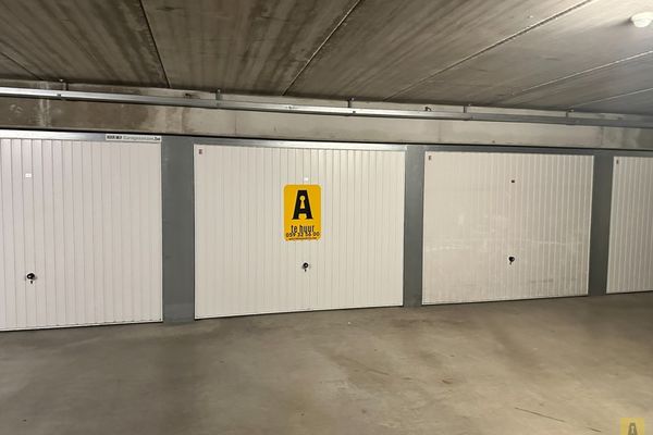 Garage
                            te huur in Bredene