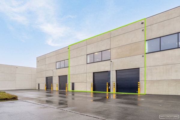 Magazijn
                            te koop in Waregem