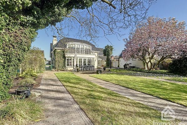 Villa-landhuis
                            te koop in Sint-Huibrechts-Lille