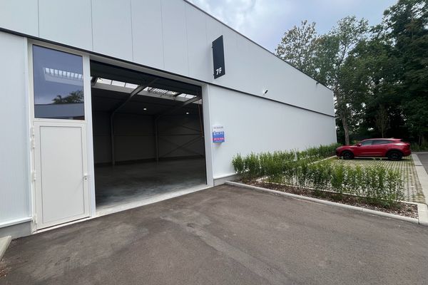 Industrieel te koop / Hasselt