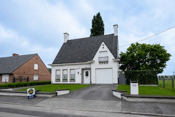 Huis
                                te koop
                                in Deerlijk