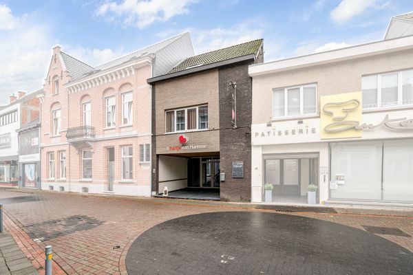 Handelspand met woonst
                            te koop in Hamme