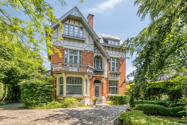 Huis
                                te koop
                                in Erembodegem