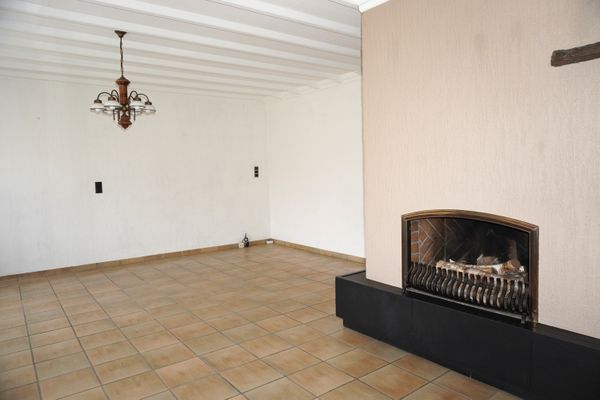 Huis te huur / Paal
