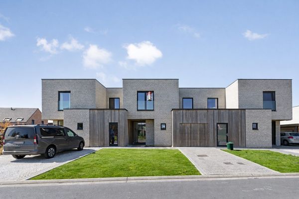 Huis
                                verhuurd in Wakken