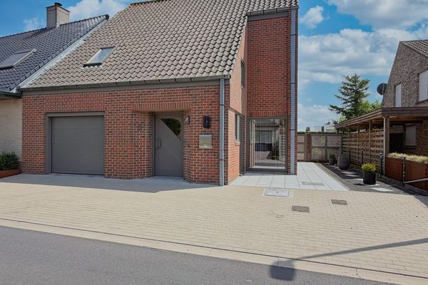 Huis
                                te koop
                                in Torhout