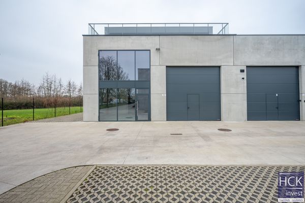 Bedrijfsgebouw
                                te huur in Deinze