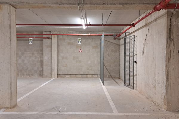 Garage
                                te koop
                                in Antwerpen