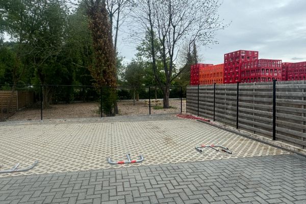 Parking
                            te huur in Geel