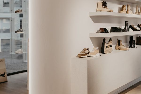 Commercieel gerealiseerd aanneming / Mol