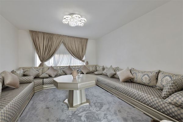 Huis te koop / Outer