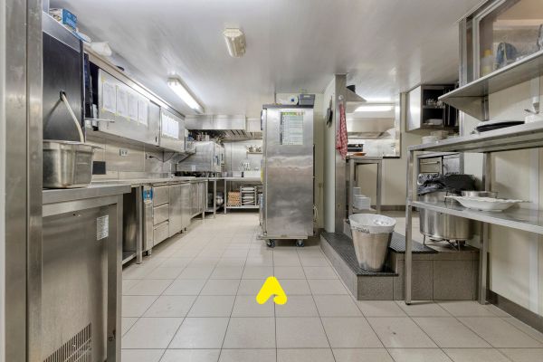 Commercial a vendre / La Panne