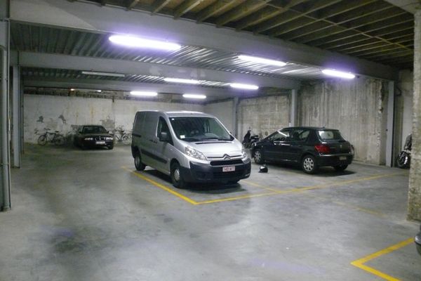 Garage
                                verhuurd in Oostende