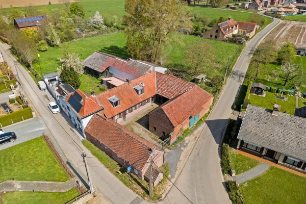 Hoeve  in Brakel