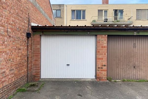 Garage
                            verhuurd in Hamme