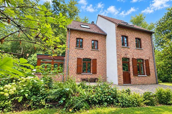 Huis
                                te huur
                                in Lennik