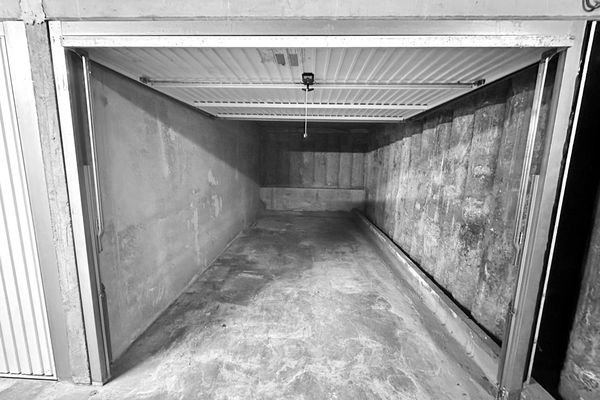 Garage
                                verhuurd
                                in Nieuwpoort
