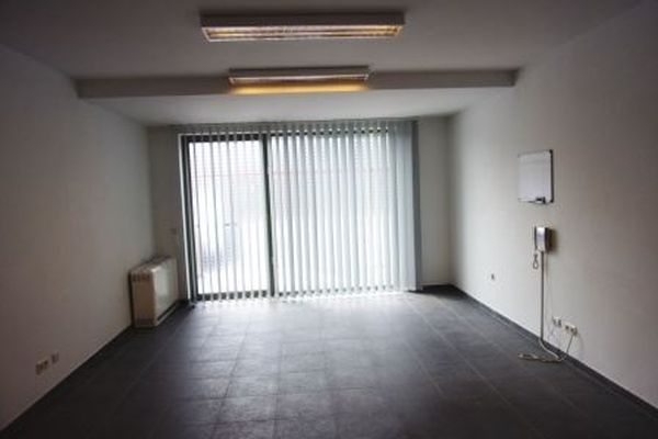 Kantoor in app. gebouw
                            verhuurd in Zellik