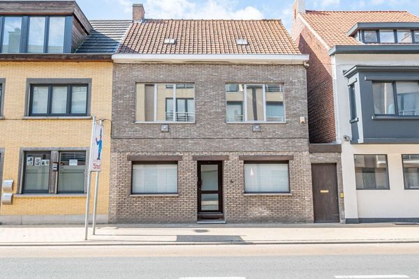 Huis
                                te koop in Oostrozebeke