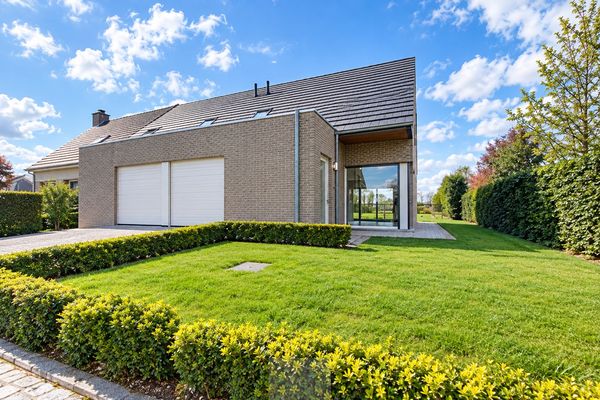 Huis
                                verhuurd
                                in Desselgem