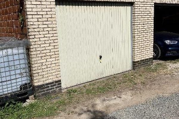 Garage
                            verhuurd in Hamme