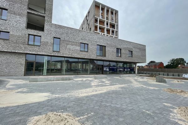 Commercieel te koop / Beringen
