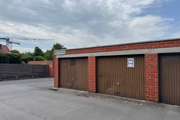 Garage
                            te huur in Kortrijk