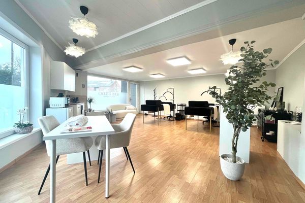 Commerce
                            a louer in Joncret