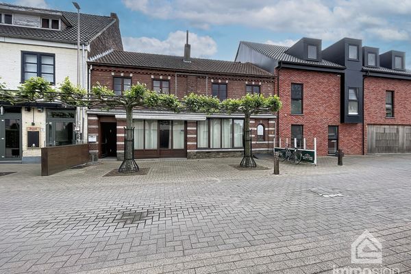 Handelspand met woonst
                            te koop in Bree