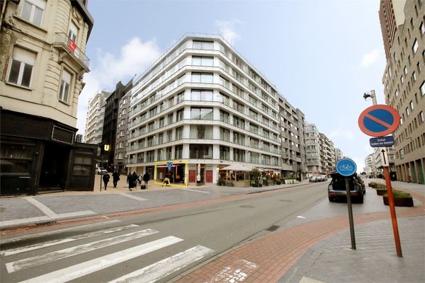 Commercial area with apartment
                            for sale in Oostende